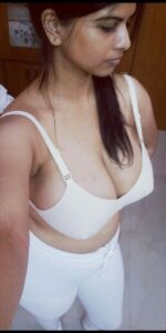 busty telugu aunty with huge boobs nude pics 002