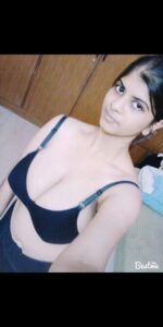 busty telugu aunty with huge boobs nude pics 006