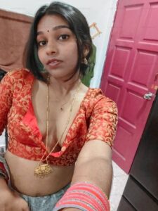 desi girlfriend topless in sexy photos 006