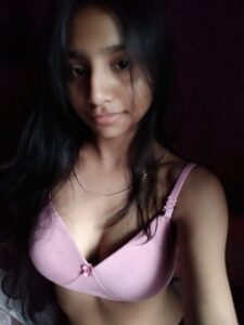 desi teenage girl's sexy selfies leaked 004