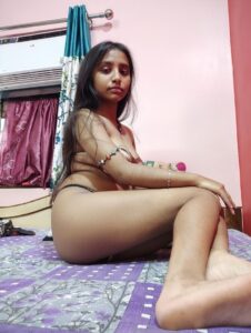 desi teenage girl's sexy selfies leaked 006