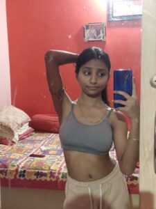 desi teenage girl's sexy selfies leaked 007