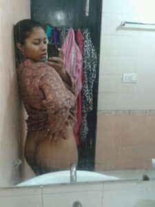 indian gamer girl vidushi singh suryavansh nude selfies 007