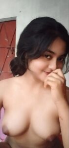 pretty muslim girl topless with lovely tits 011