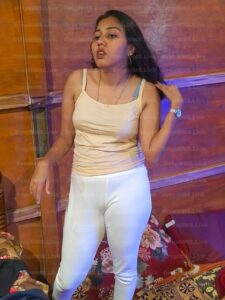 tharki indian gf showing hairy pussy nude