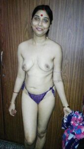 young indian wife exposing naked body 008
